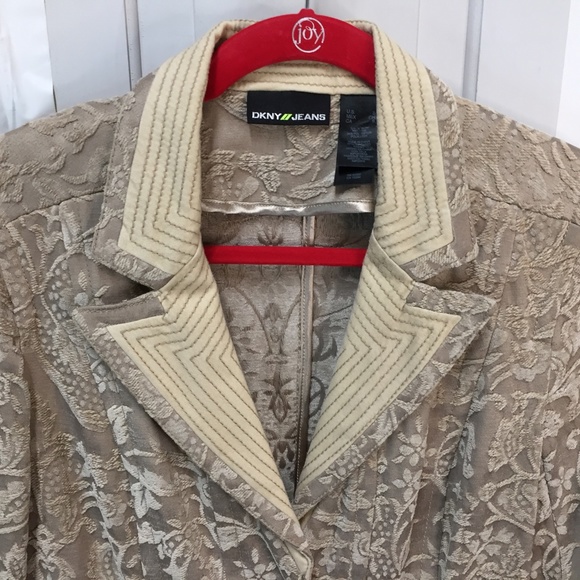 DKNY Jeans Tan Jacket w/ Raised Floral Velvet Detail - Picture 5 of 15